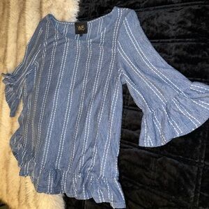 W5 Bell Sleeve Southern Chic Boutique Top (Size M)